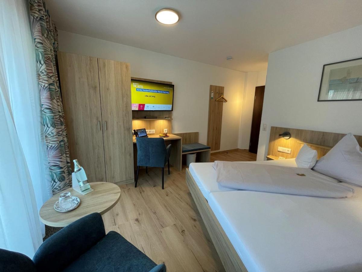 Iris Am Garni Hotel 3*